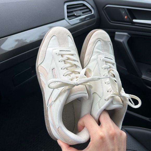 Reebok Club C Beige and Light Pink - Picture 4 of 5